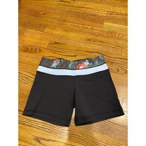 Lululemon Floral Waistband HTF Boogie/Groove Shorts size 6